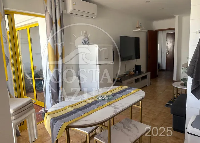 Daire Da Rocha Costa Azul